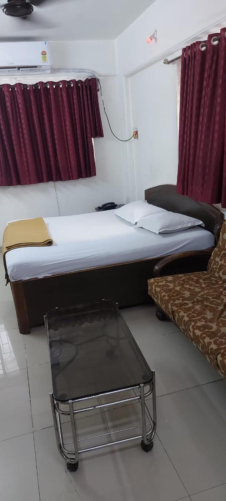 Glitz Hotels Sai Guest House - Nr Inorbit Mall Vashi Navi Mumbai Eksteriør billede