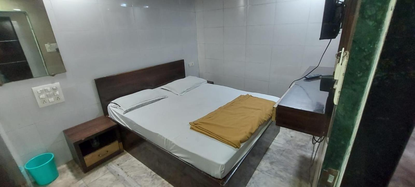 Glitz Hotels Sai Guest House - Nr Inorbit Mall Vashi Navi Mumbai Eksteriør billede