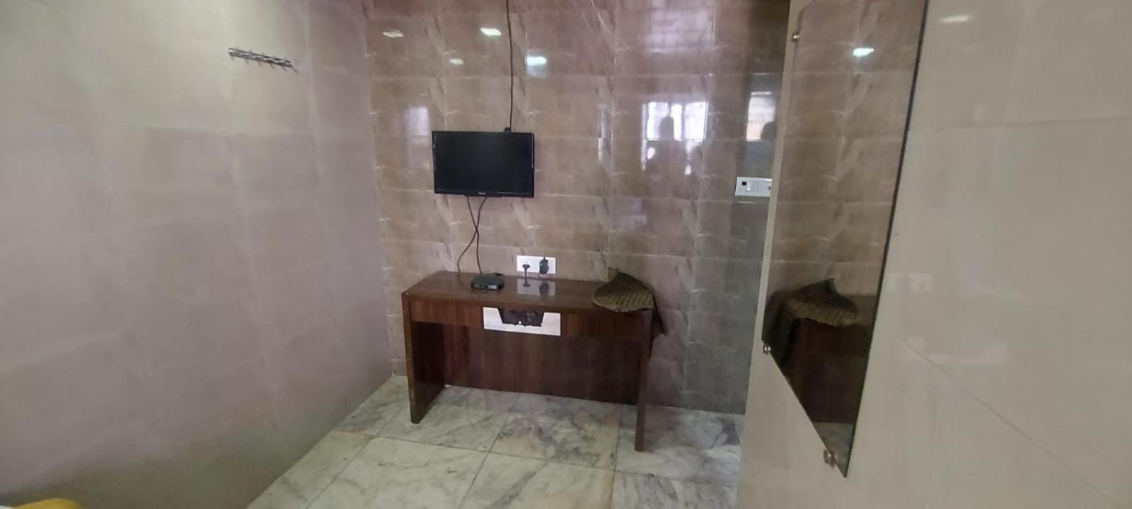 Glitz Hotels Sai Guest House - Nr Inorbit Mall Vashi Navi Mumbai Eksteriør billede